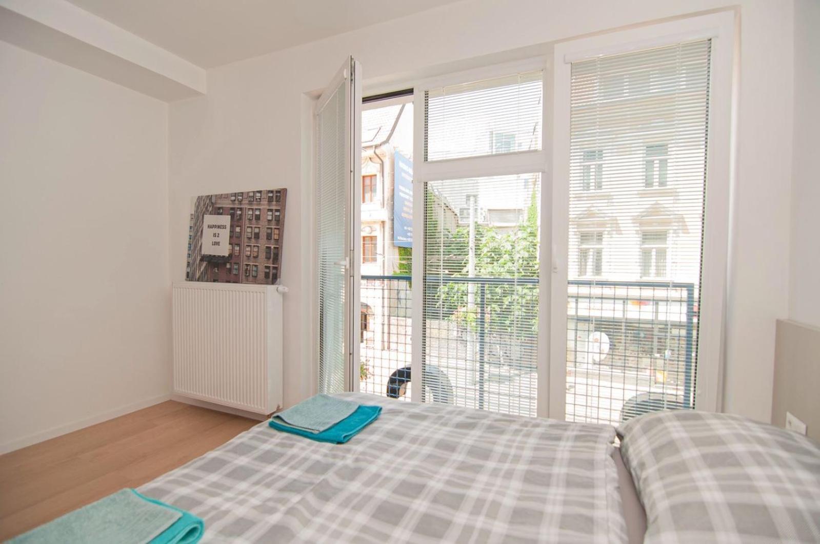 Beautiful Apartment In The City Center Bratislava Exteriör bild